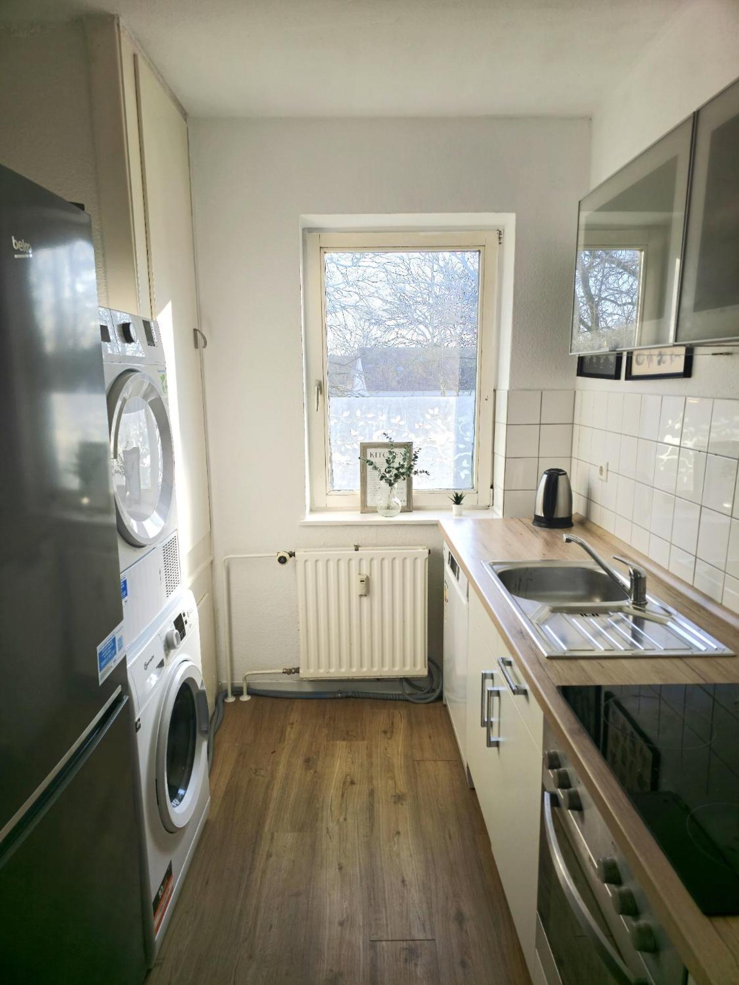 Zentrale 3-Zimmer Wohnung Mit Balkon - Perfekt Fuer Monteure Und Familien Neumünster Exterior foto